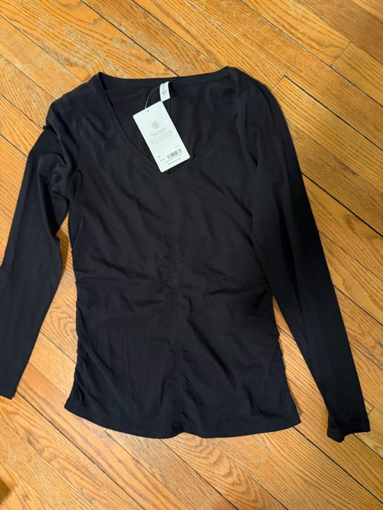 Athleta Tops - Athleta Classic ruched Long Sleeve V-Neck Top in Black NWT